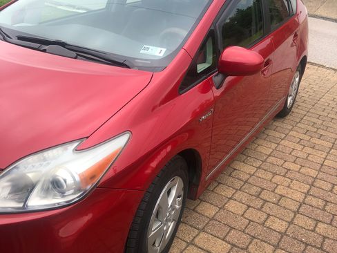 Used 2011 Toyota Prius Four w/ Solar Roof Pkg FWD image 4