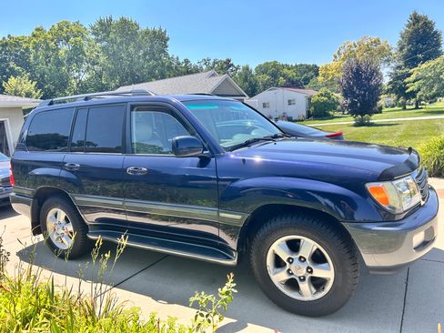 Used 2004 Toyota Land Cruiser AWD/4WD image 26