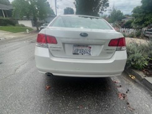 Used 2011 Subaru Legacy 2.5i Premium w/ All-Weather Pkg image 8