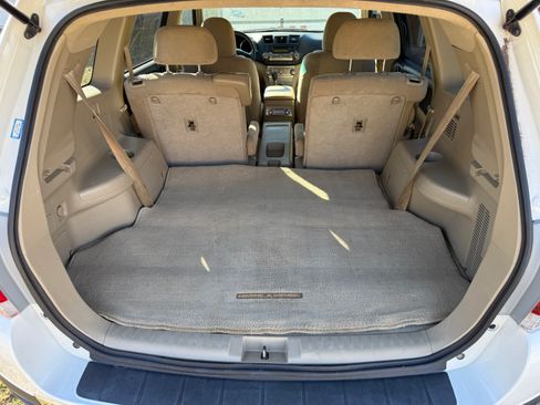 Used 2012 Toyota Highlander SE image 11