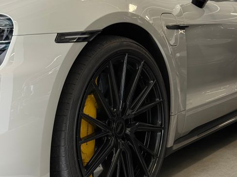 Used 2021 Porsche Taycan Turbo S image 4