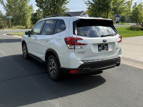 Used 2019 Subaru Forester Premium w/ Popular Package #1 AWD/4WD image 6