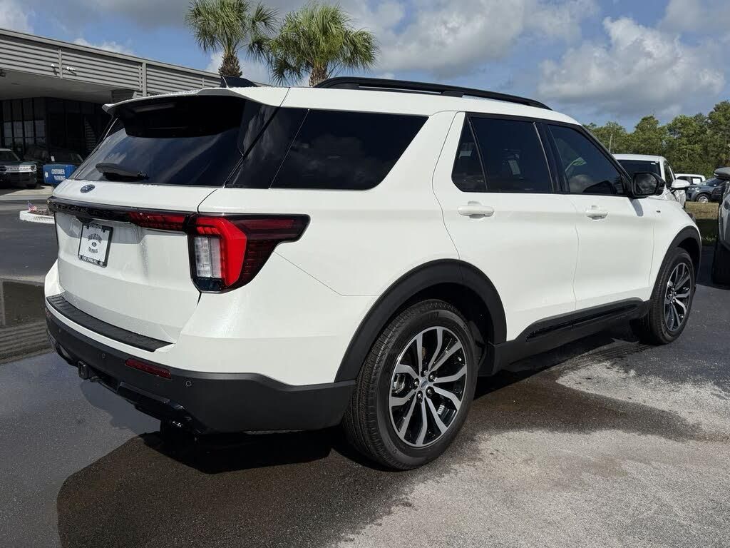 Used 2025 Ford Explorer ST-Line RWD image 10