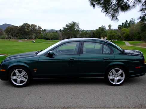 Used 2004 Jaguar S-TYPE R image 2