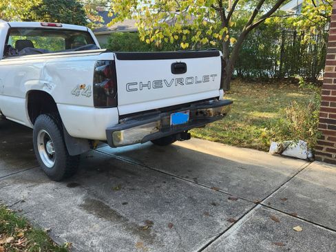 Used 2005 Chevrolet Silverado 2500 W/T w/ Heavy-Duty Power Package image 13