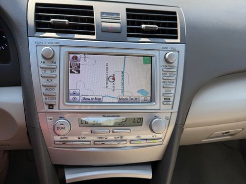 Used 2011 Toyota Camry XLE w/ SE/XLE Extra-Value Pkg image 8