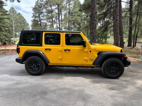 Used 2019 Jeep Wrangler Unlimited Sport AWD/4WD image 18
