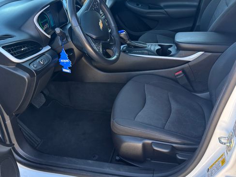 Used 2017 Chevrolet Volt LT FWD image 10
