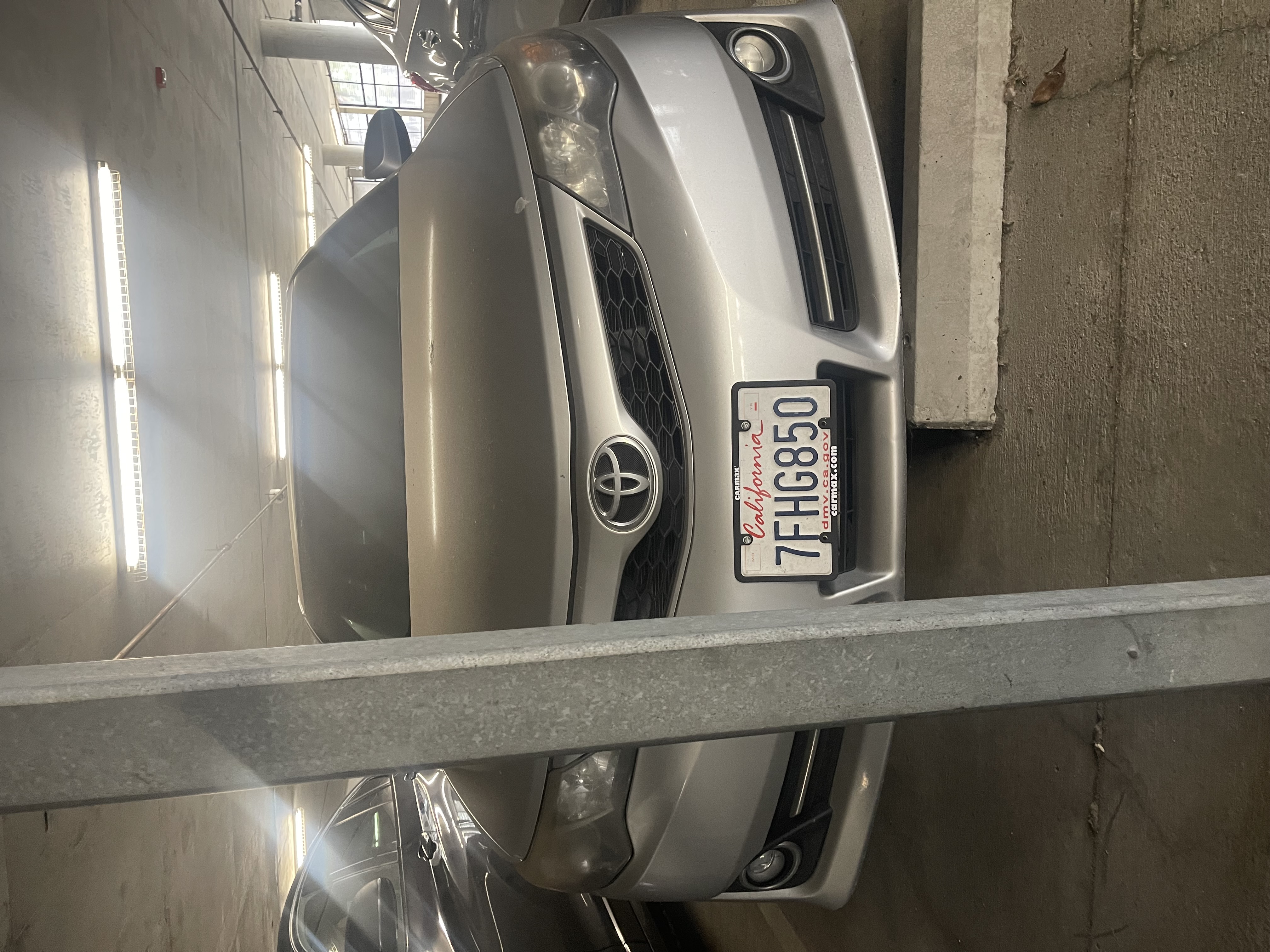 Used 2014 Toyota Camry SE w/ Moonroof Package FWD image 6