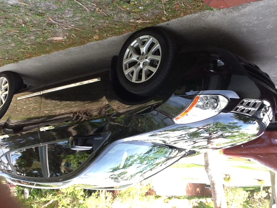 Used 2013 Nissan Rogue SL FWD image 1