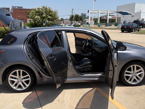Used 2014 Lexus CT 200h w/ Seat Comfort Package FWD image 14