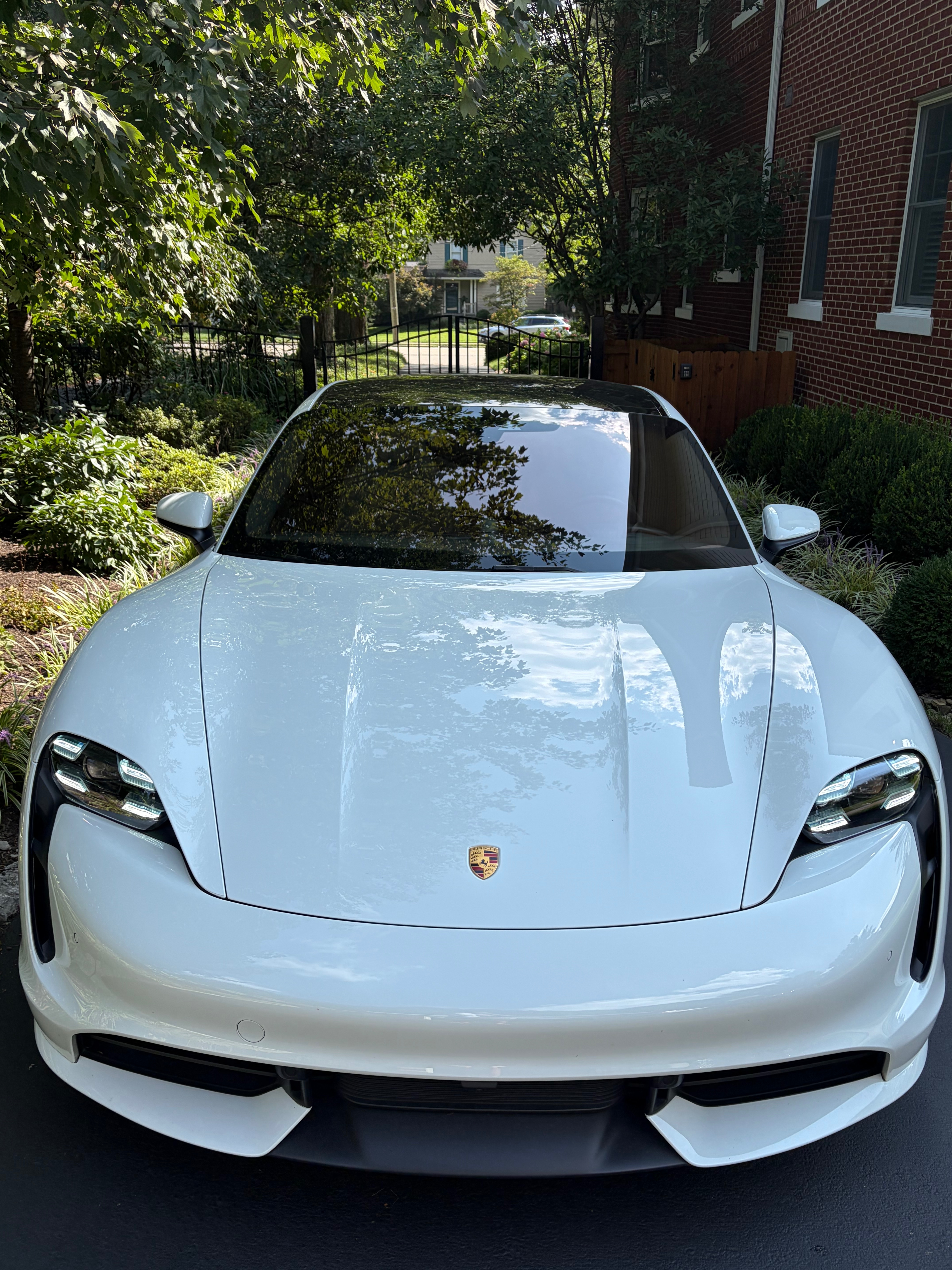Used 2020 Porsche Taycan AWD/4WD image 2