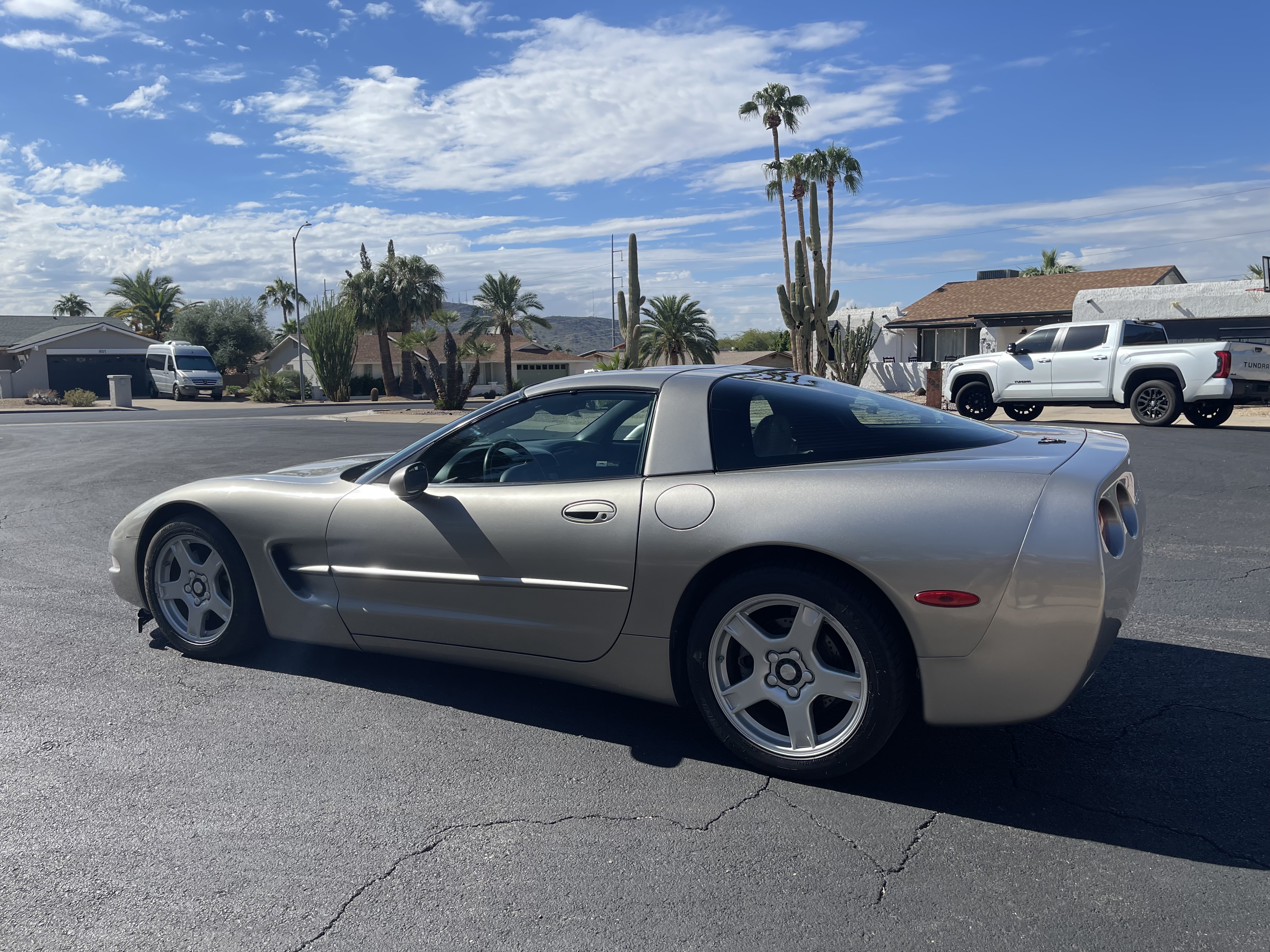 Used 1999 Chevrolet Corvette Coupe RWD image 2