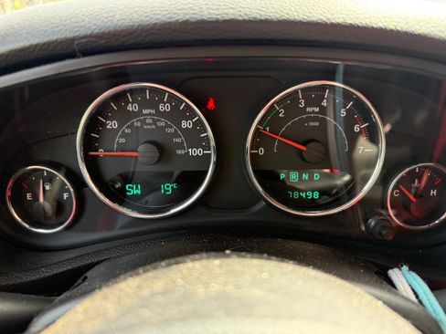 Used 2011 Jeep Wrangler Unlimited Sport AWD/4WD image 2