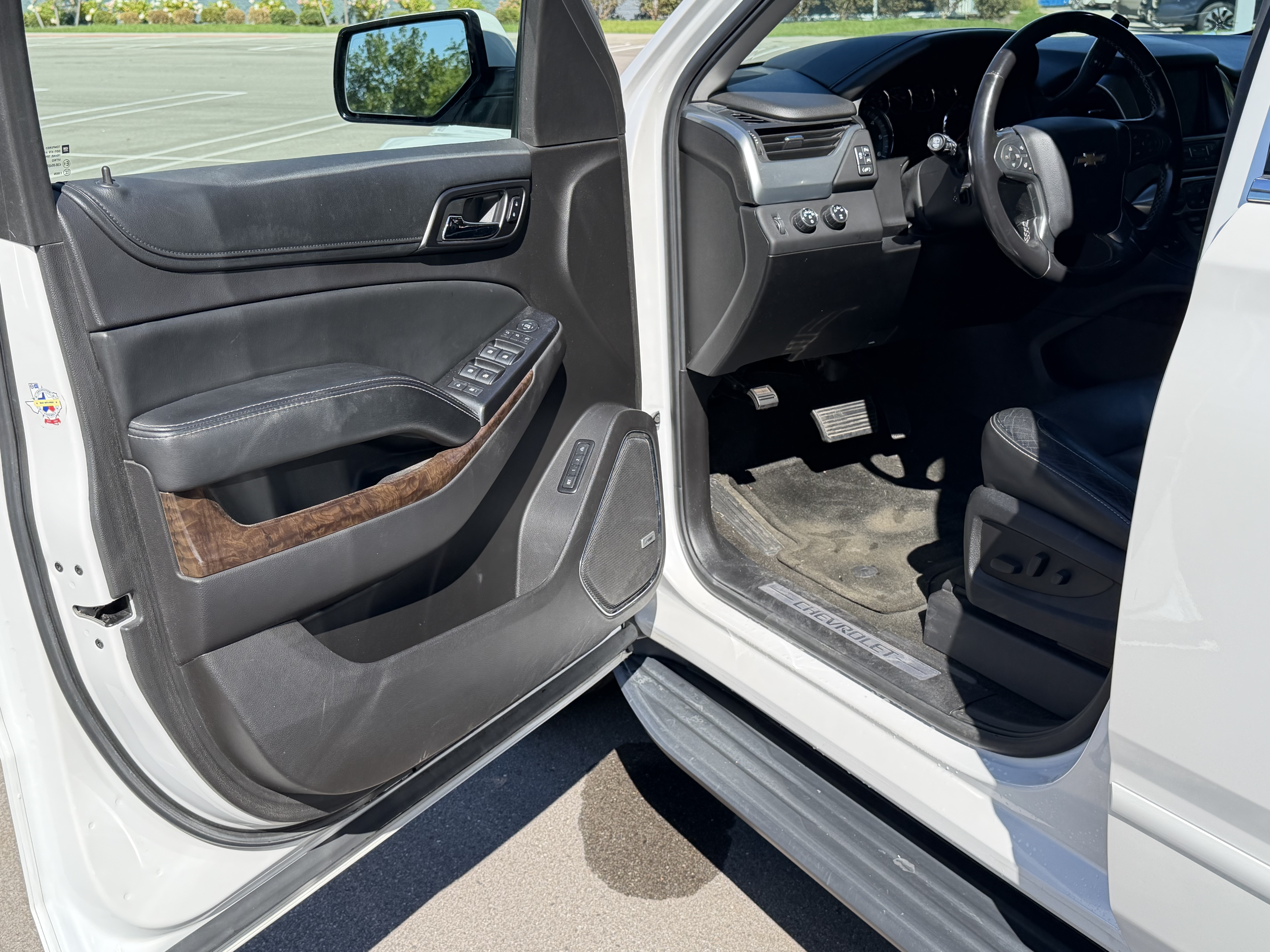Used 2016 Chevrolet Tahoe LT w/ Luxury Package AWD/4WD image 27