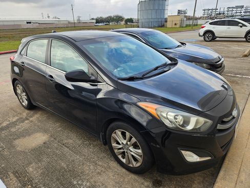 Used 2013 Hyundai Elantra GT image 1