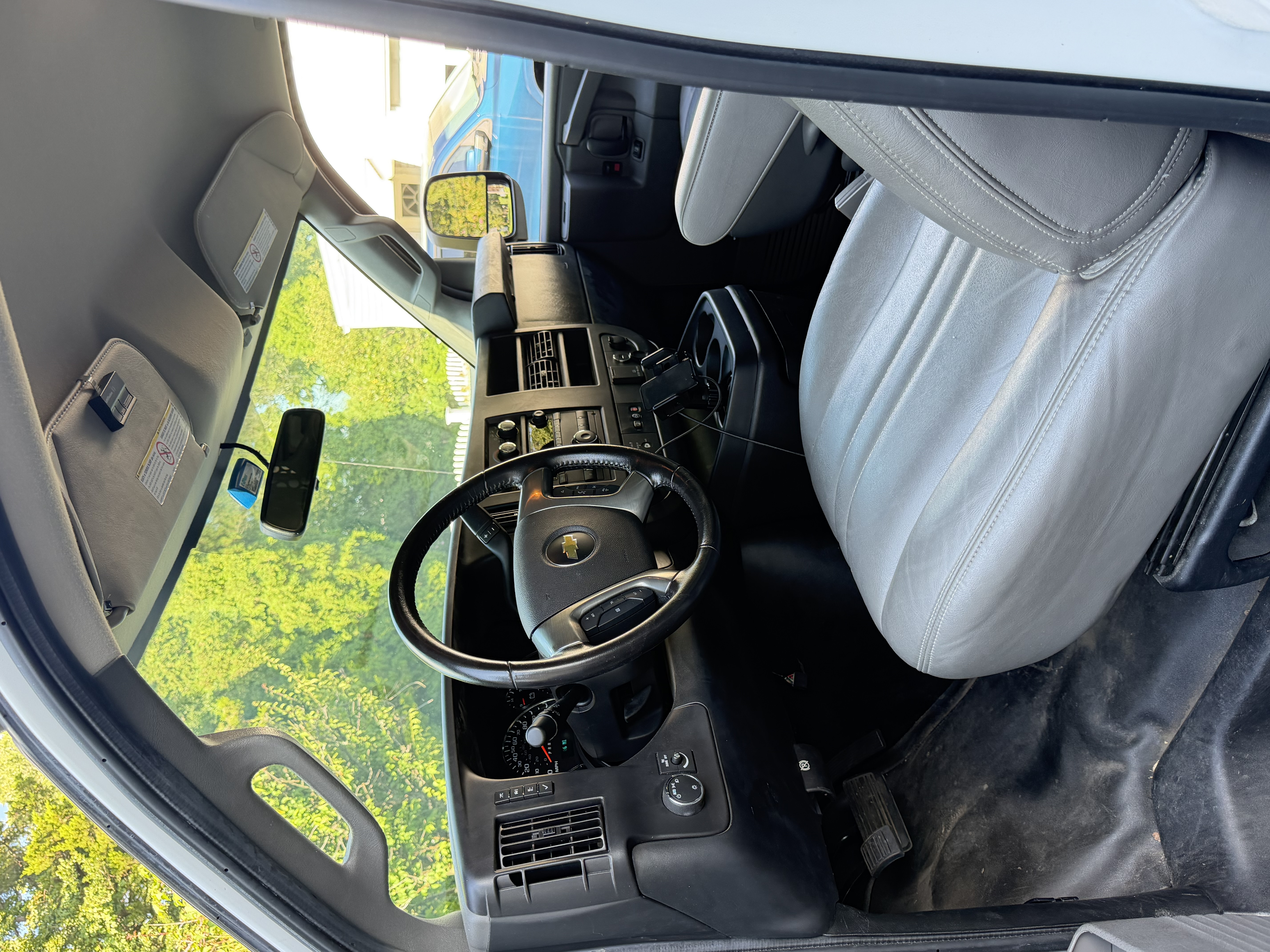 Used 2019 Chevrolet Express 3500 Extended w/ Driver Convenience Package RWD image 11