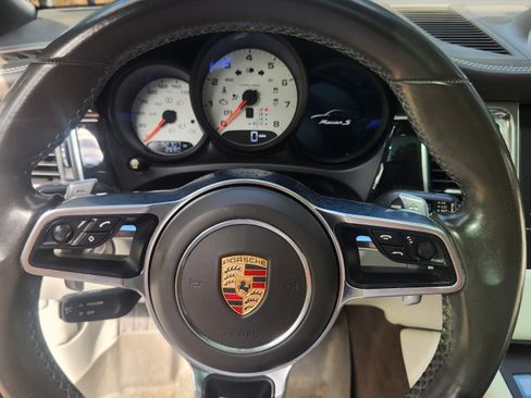 Used 2015 Porsche Macan S image 23