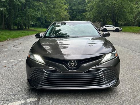Used 2018 Toyota Camry XLE w/ Audio Package FWD image 2