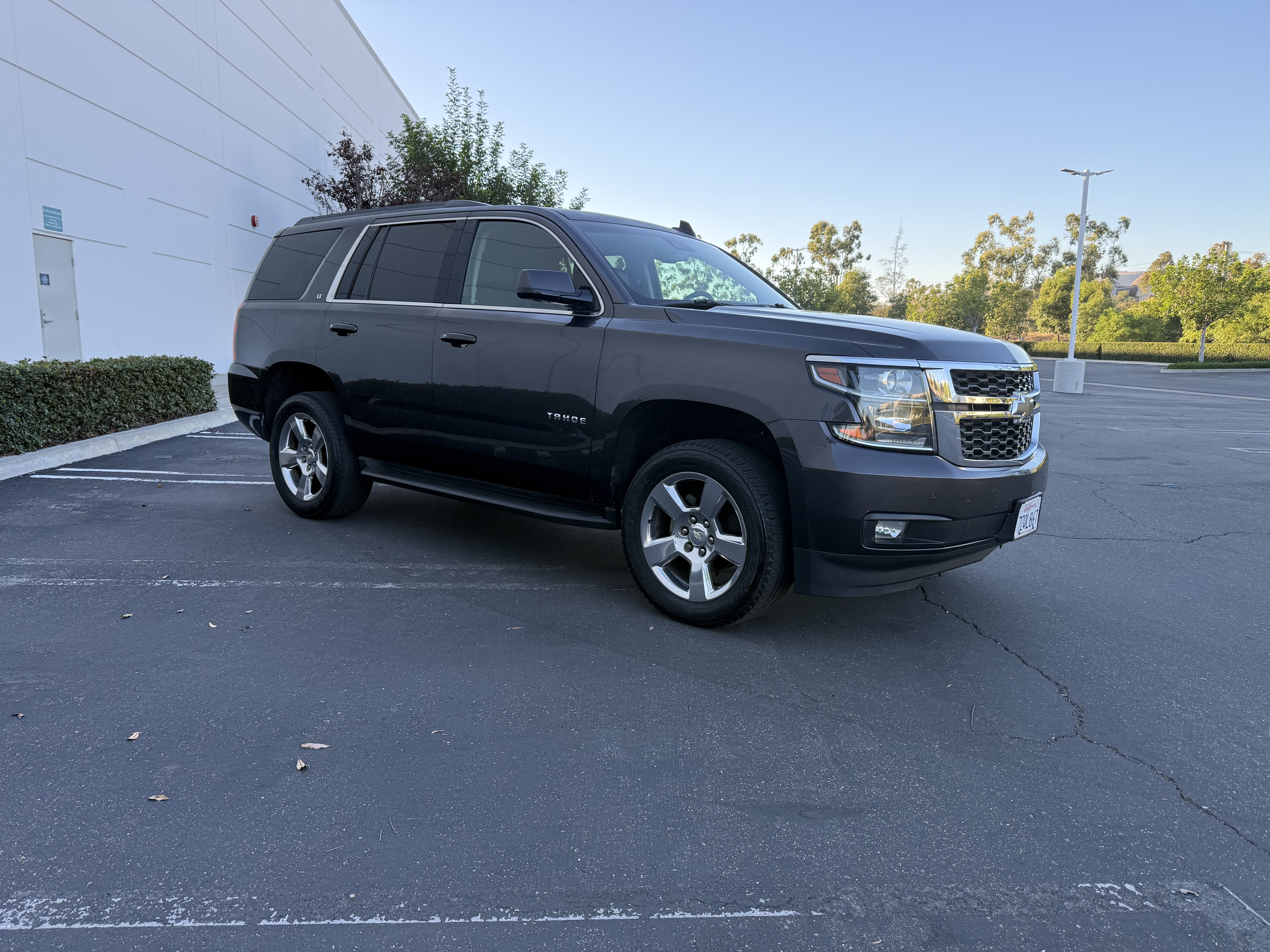 Used 2017 Chevrolet Tahoe LT w/ Luxury Package RWD image 4