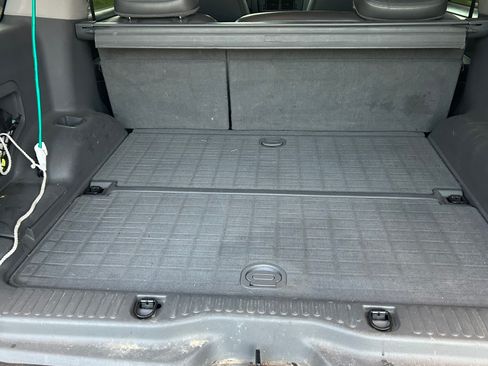 Used 2002 Ford Explorer XLT image 10