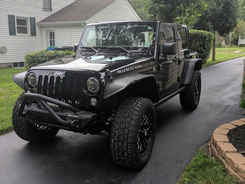 Used 2015 Jeep Wrangler Unlimited Rubicon image 18
