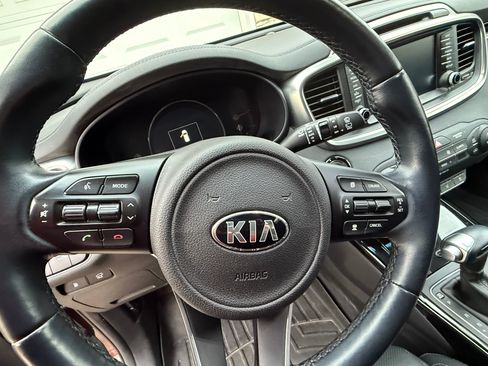 Used 2018 Kia Sorento SX image 8