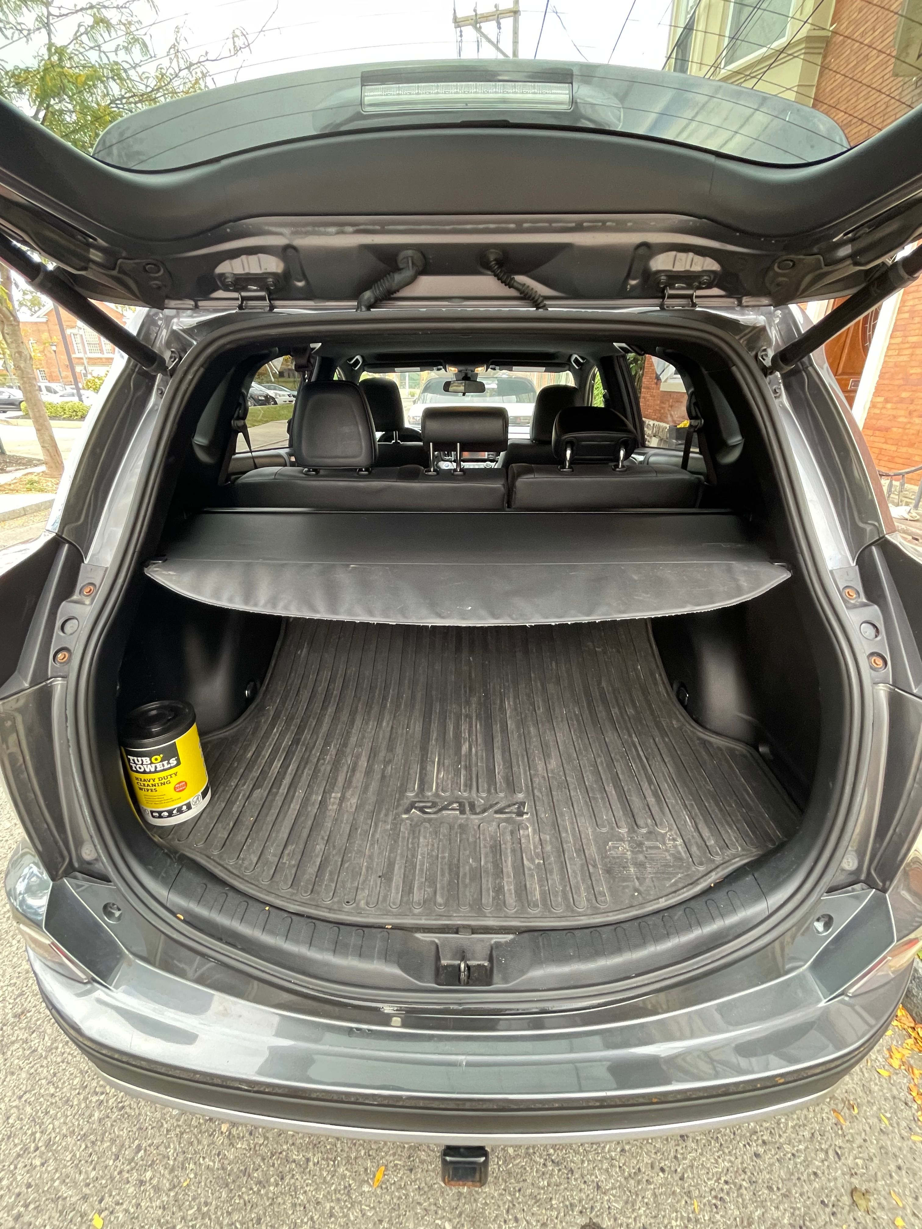 Used 2018 Toyota RAV4 SE AWD/4WD image 11