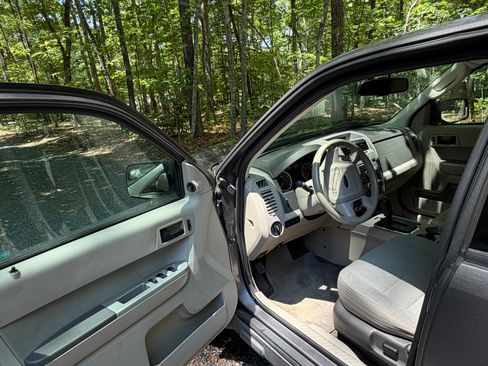 Used 2012 Ford Escape XLT FWD image 8