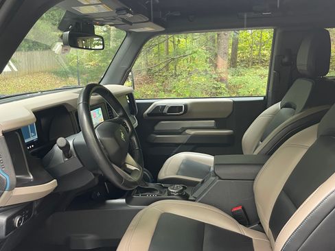 Used 2023 Ford Bronco Wildtrak image 6