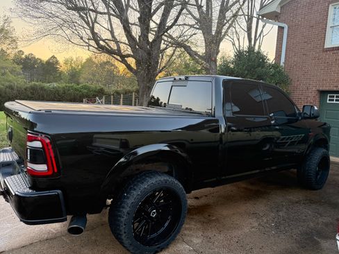 Used 2019 RAM 2500 Big Horn image 14