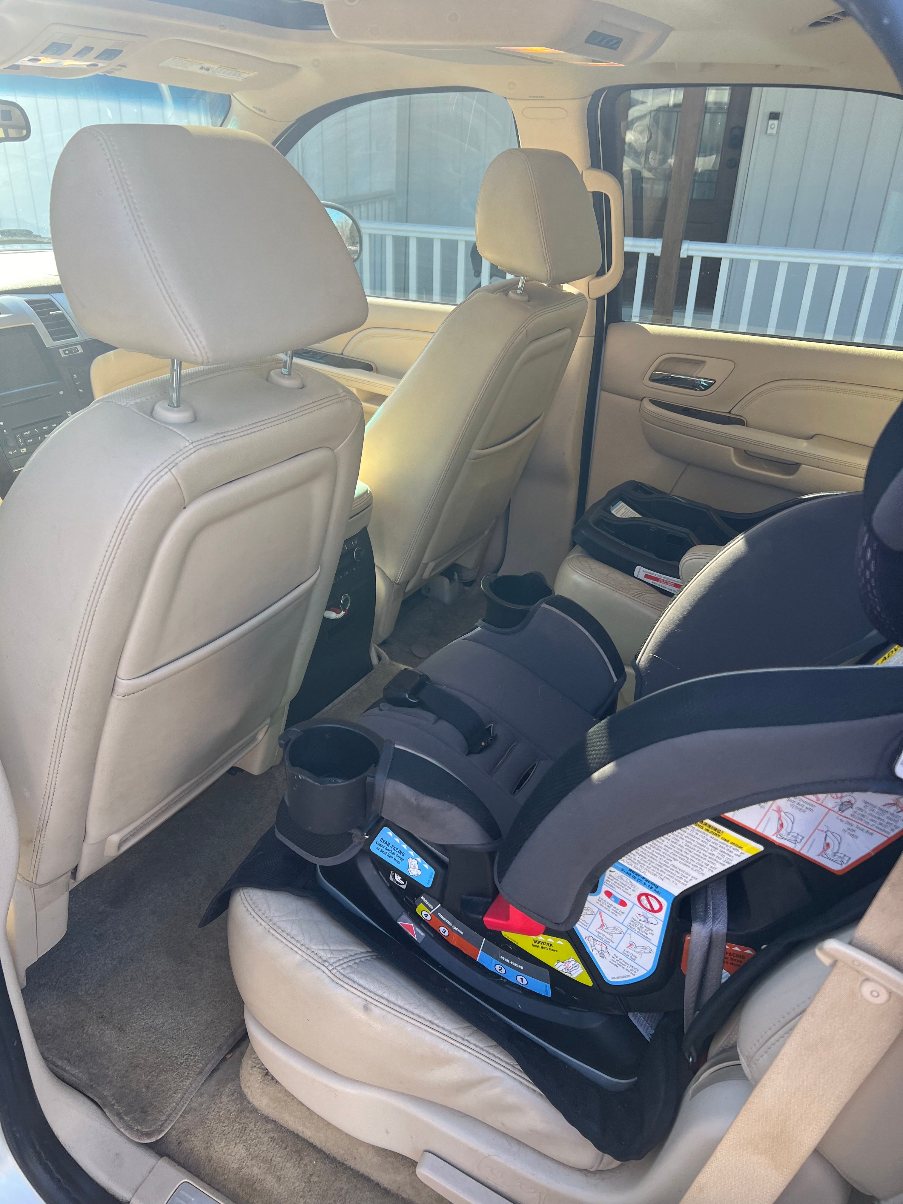 Used 2007 Cadillac Escalade AWD w/ Information Package image 8