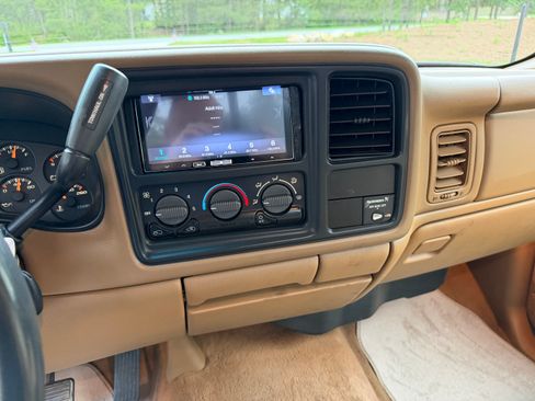 Used 2000 Chevrolet Silverado 1500 LS w/ Firm Ride Suspension Pkg RWD image 15