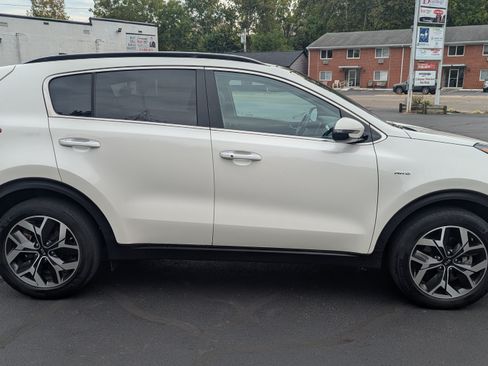 Used 2022 Kia Sportage EX w/ EX Technology Package image 4
