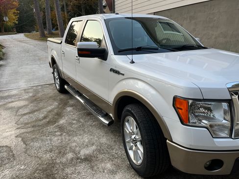 Used 2011 Ford F150 Lariat image 2
