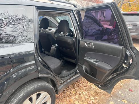 Used 2011 Subaru Forester 2.5X w/ Alloy Wheel Value Pkg image 18