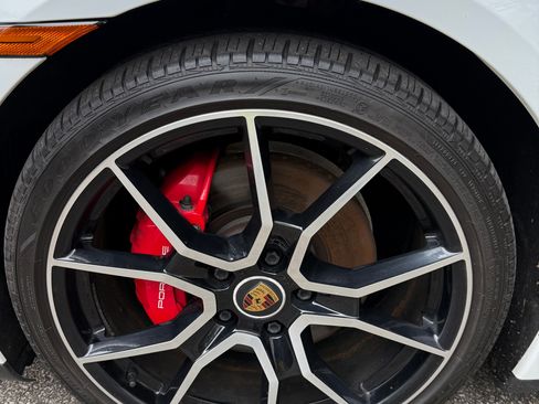 Used 2022 Porsche Taycan 4S AWD/4WD image 27