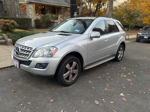 Used 2009 Mercedes-Benz ML 350 4MATIC image 1