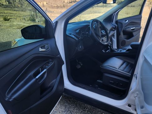 Used 2018 Ford Escape Titanium image 18