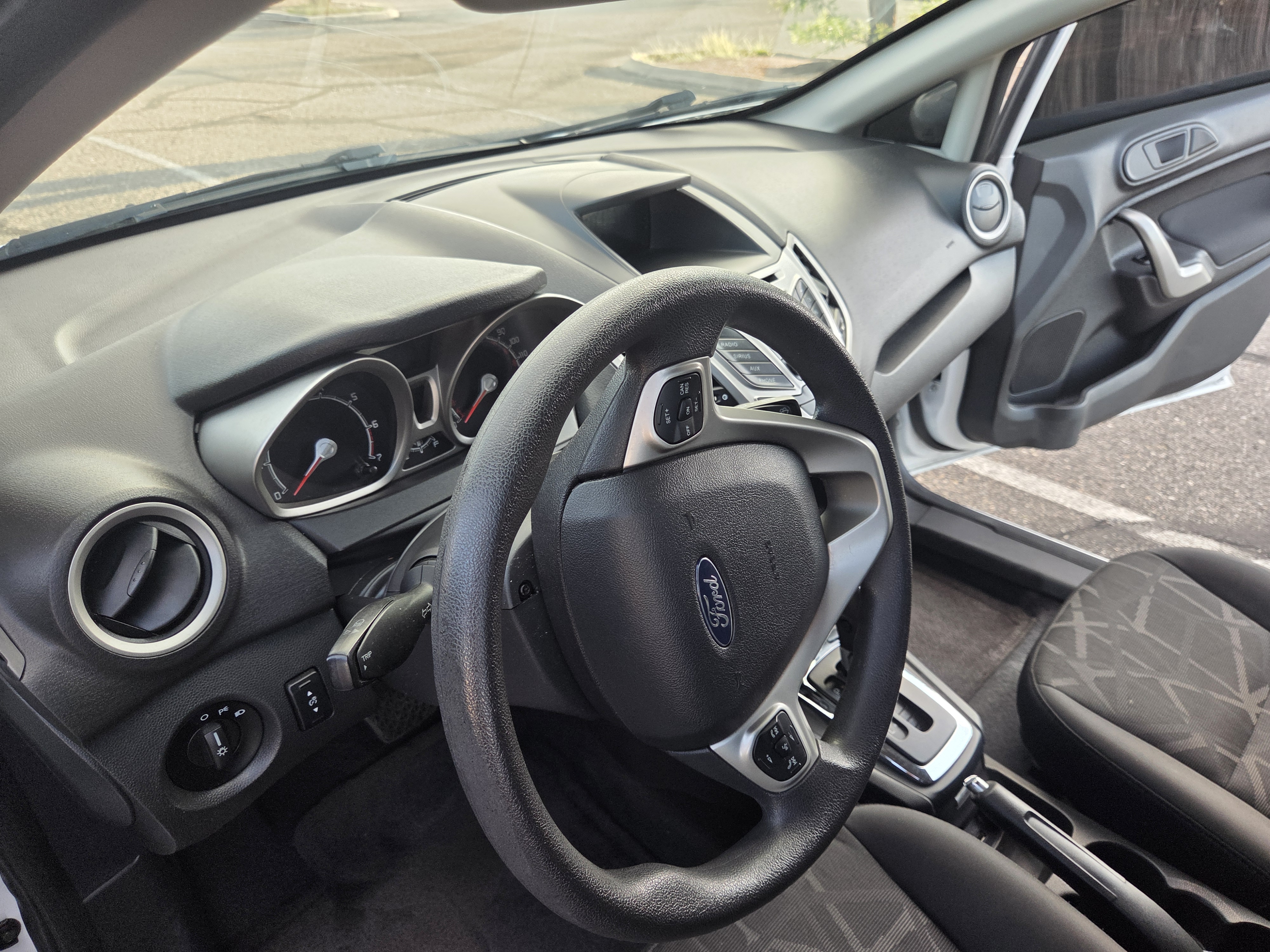 Used 2013 Ford Fiesta SE FWD image 12