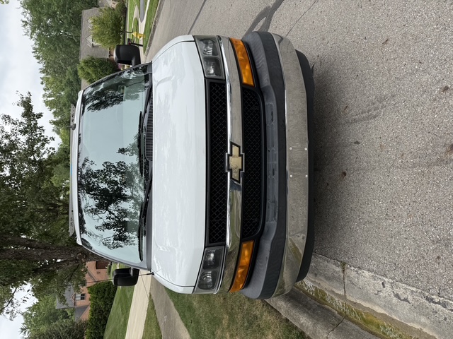 Used 2018 Chevrolet Express 2500 w/ Driver Convenience Package RWD image 5
