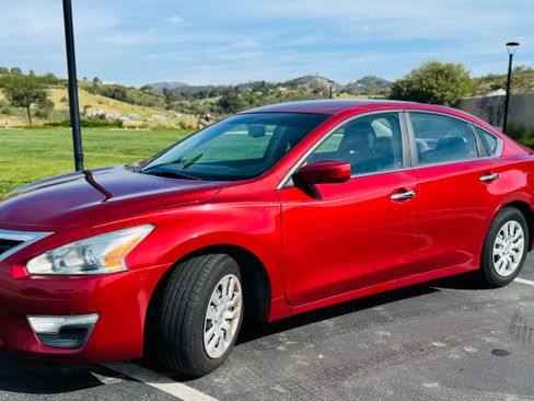 Used 2013 Nissan Altima 2.5 S image 2