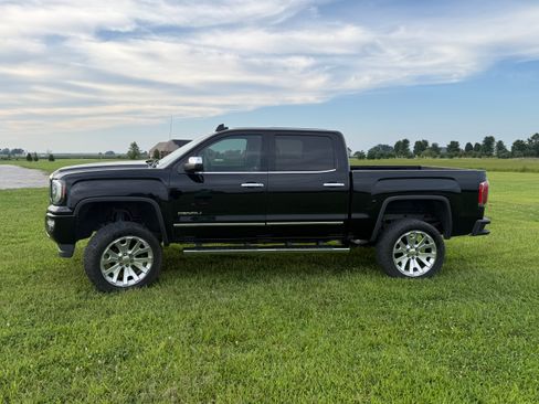 Used 2017 GMC Sierra 1500 Denali AWD/4WD image 5