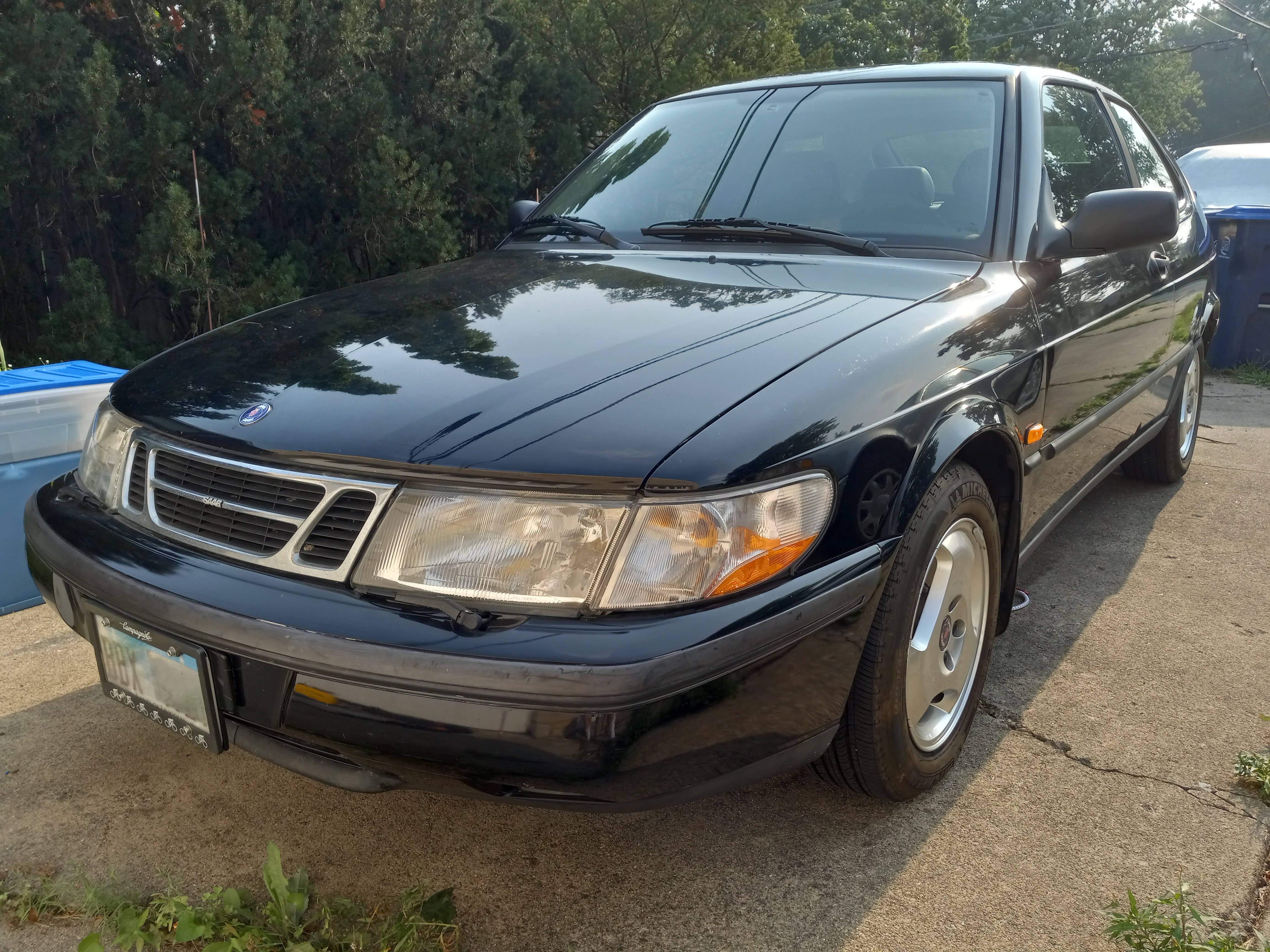 Used 1998 Saab 900 S FWD image 1