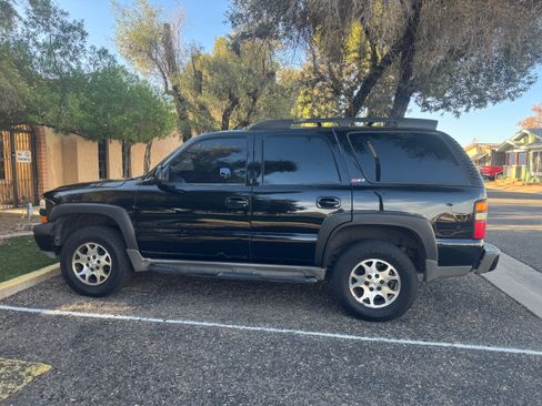 Used 2004 Chevrolet Tahoe Z71 w/ Z71 Preferred Equipment Group AWD/4WD image 25
