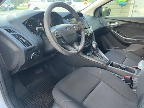 Used 2018 Ford Focus SEL FWD image 12