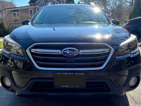 Used 2019 Subaru Outback 2.5i Premium image 2