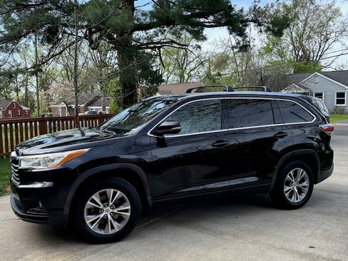 Used 2015 Toyota Highlander XLE image 1