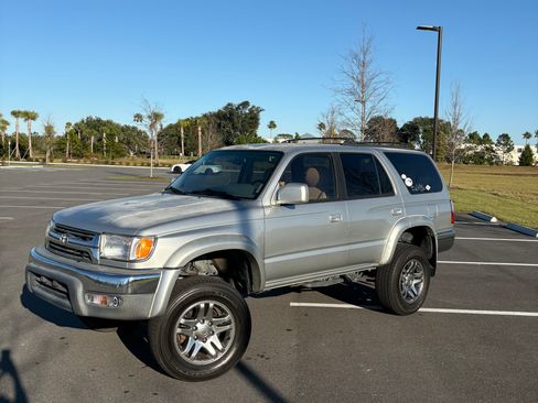 Used 2001 Toyota 4Runner SR5 image 1