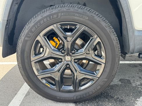 Used 2023 Rivian R1S Launch Edition AWD/4WD image 18
